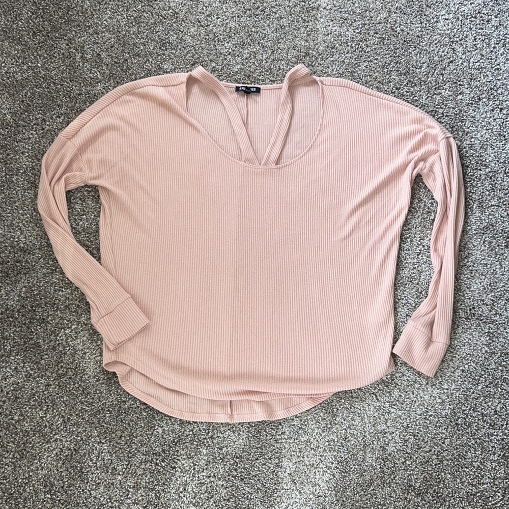 Express Cutout Top - Picture 4 of 8